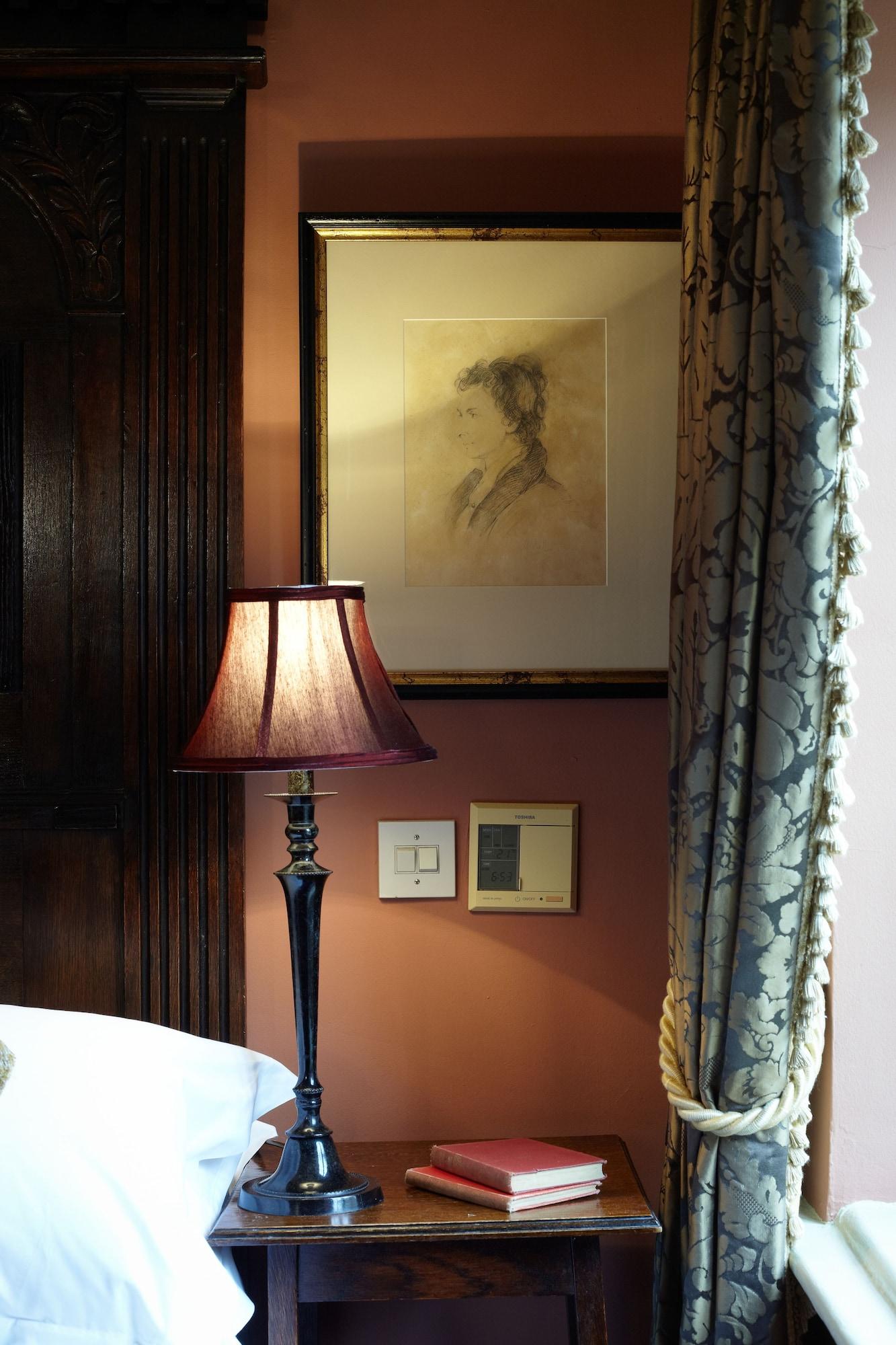 Hazlitt's 4*