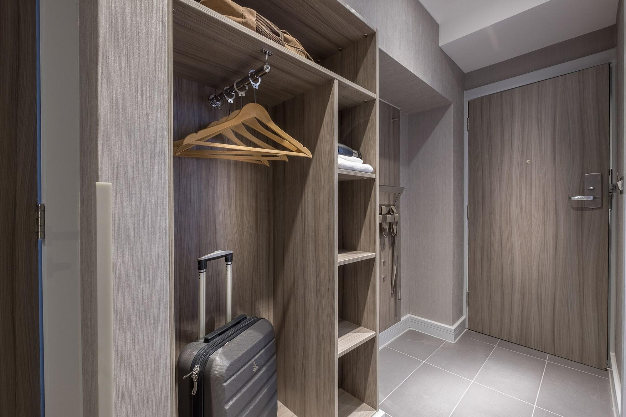 Sleeper At Royal National Hotell 4*