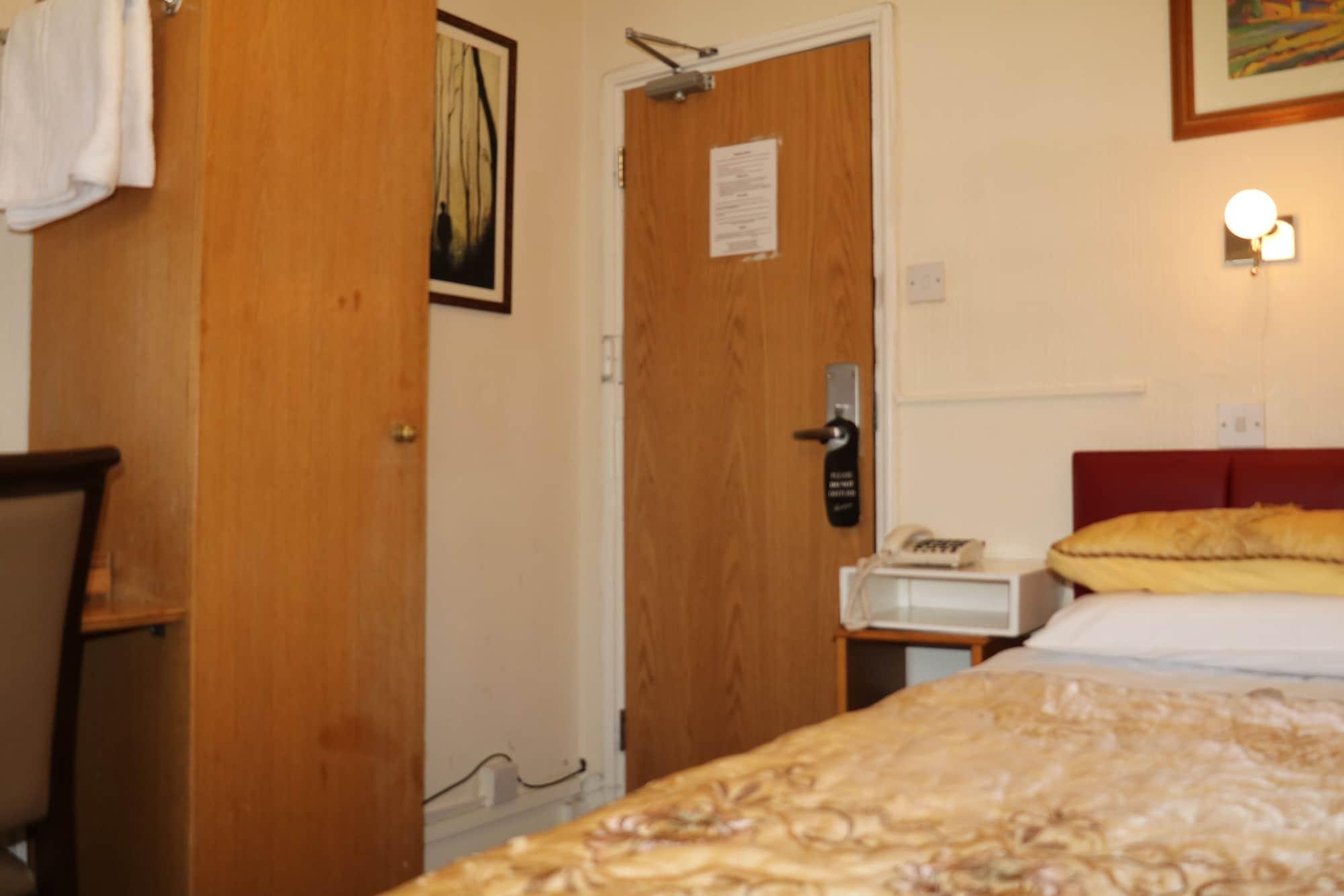 Barry House Pensionat 3*