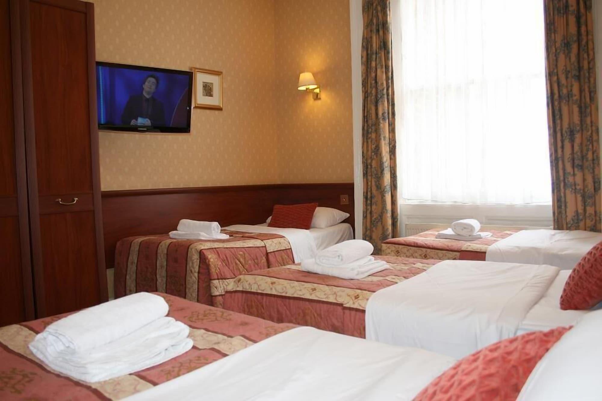 Hotel Avon