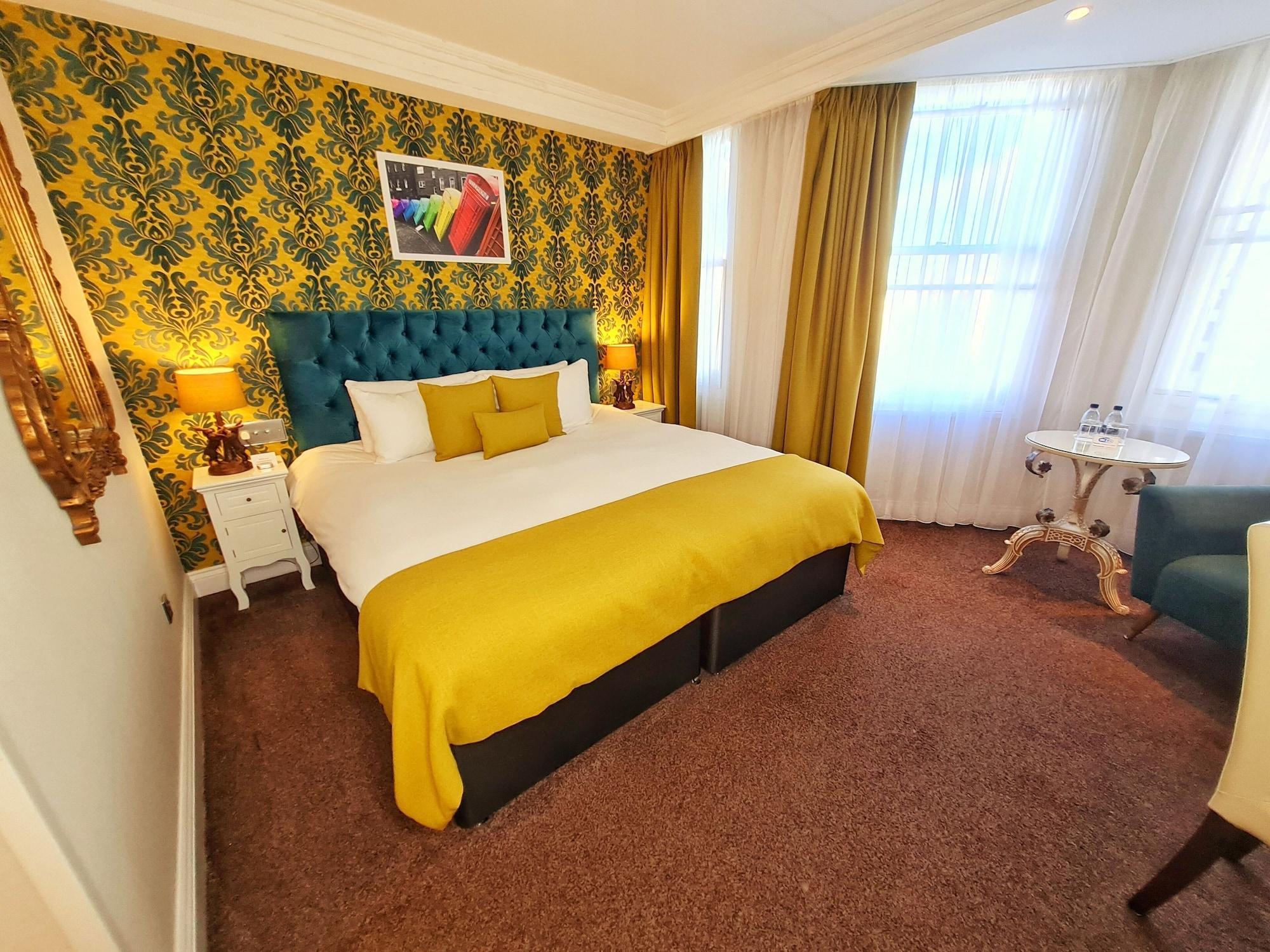 Ashburn Hotel 4*