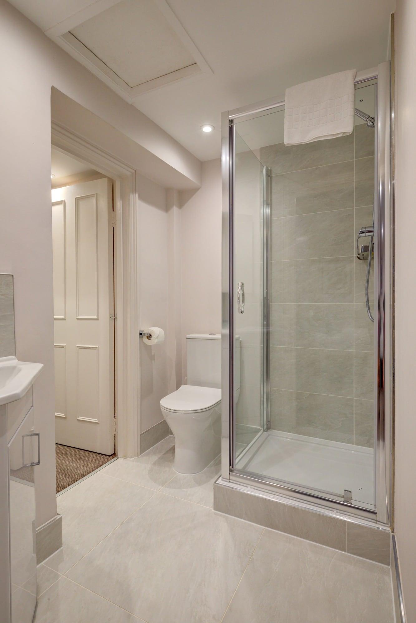 Collingham Serviced Aparthotel London