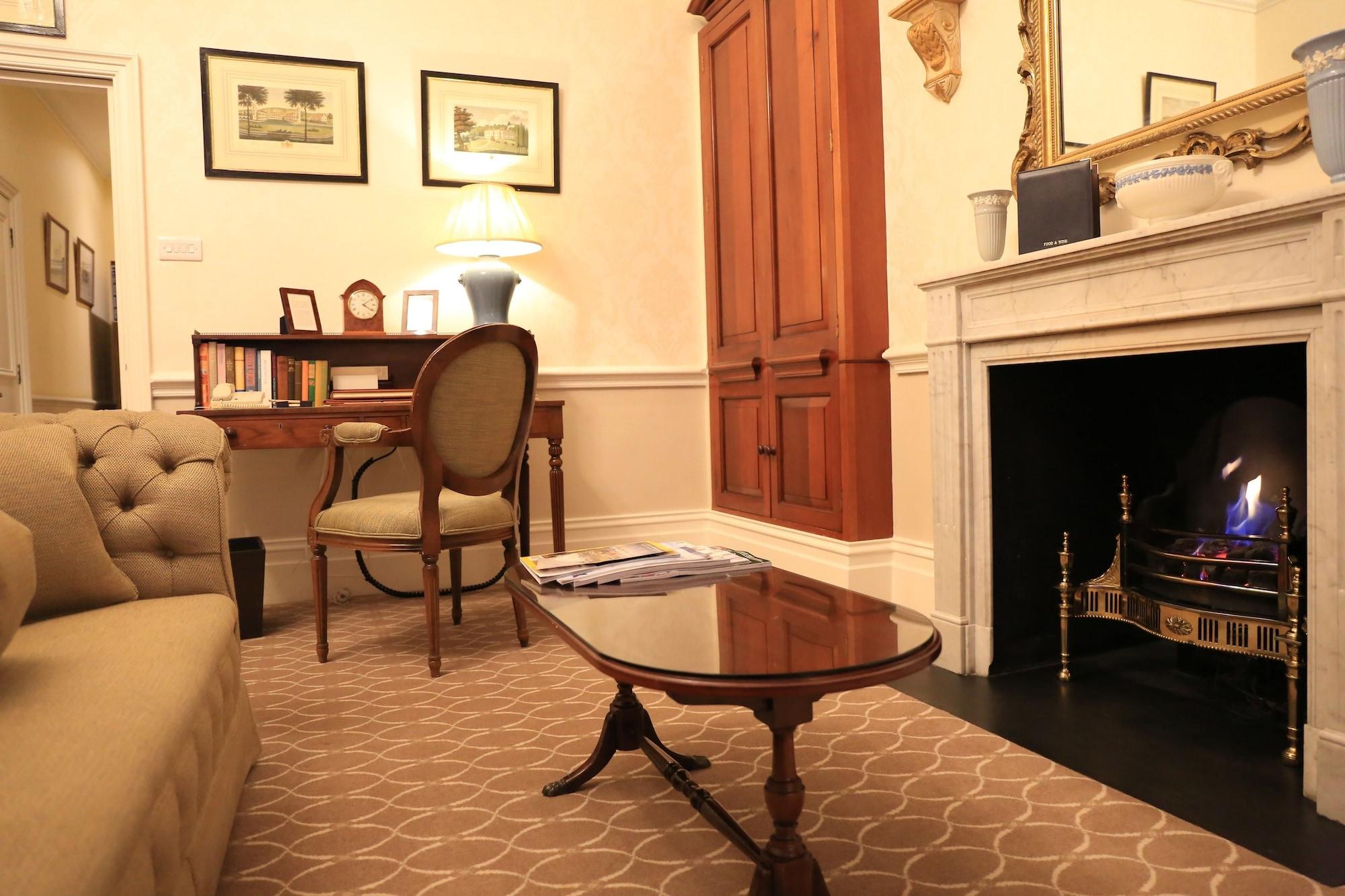 The Chelsea Townhouse By Iconic Luxury Hotel London