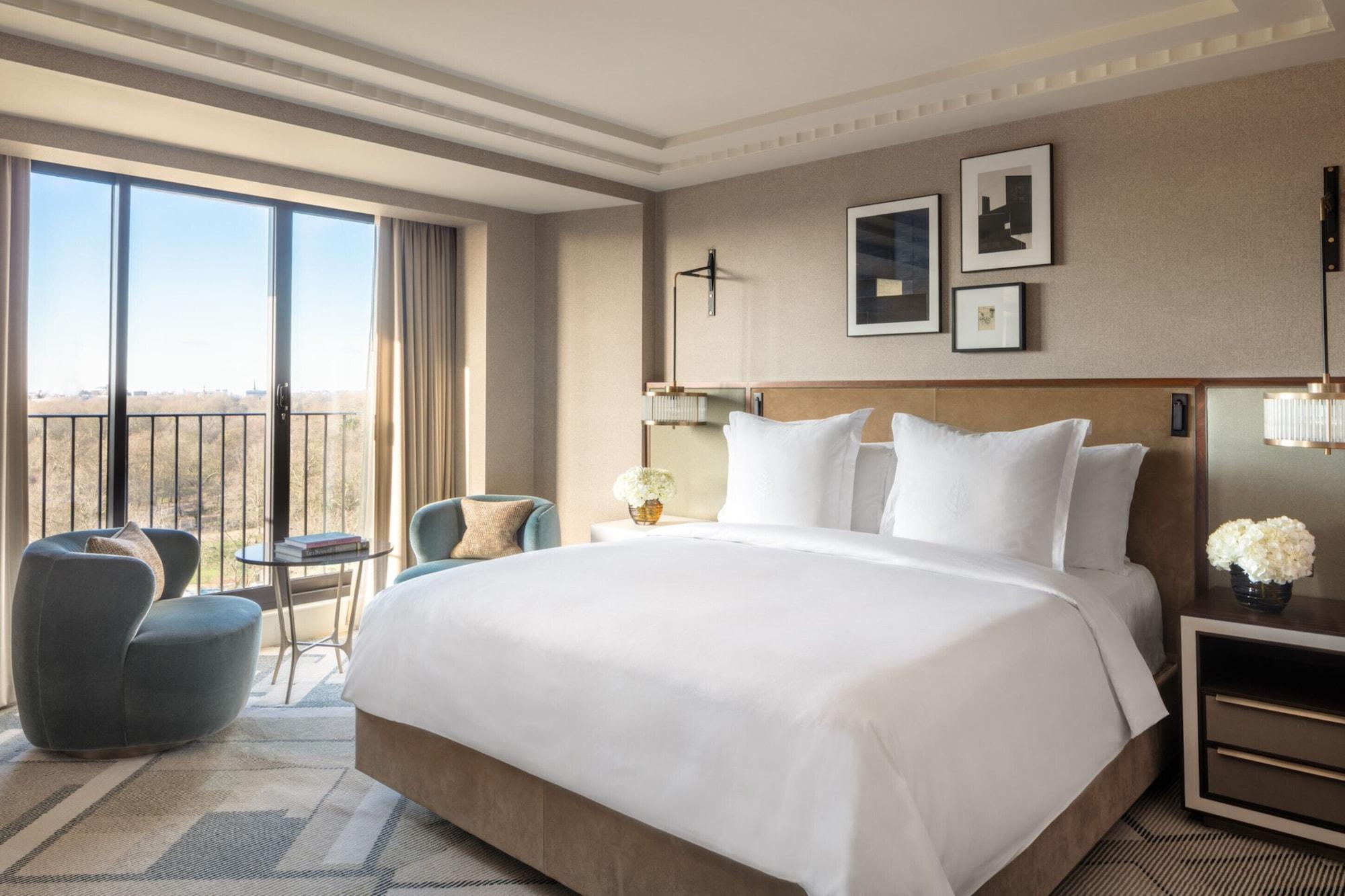 Four Seasons At Park Lane Hotel London