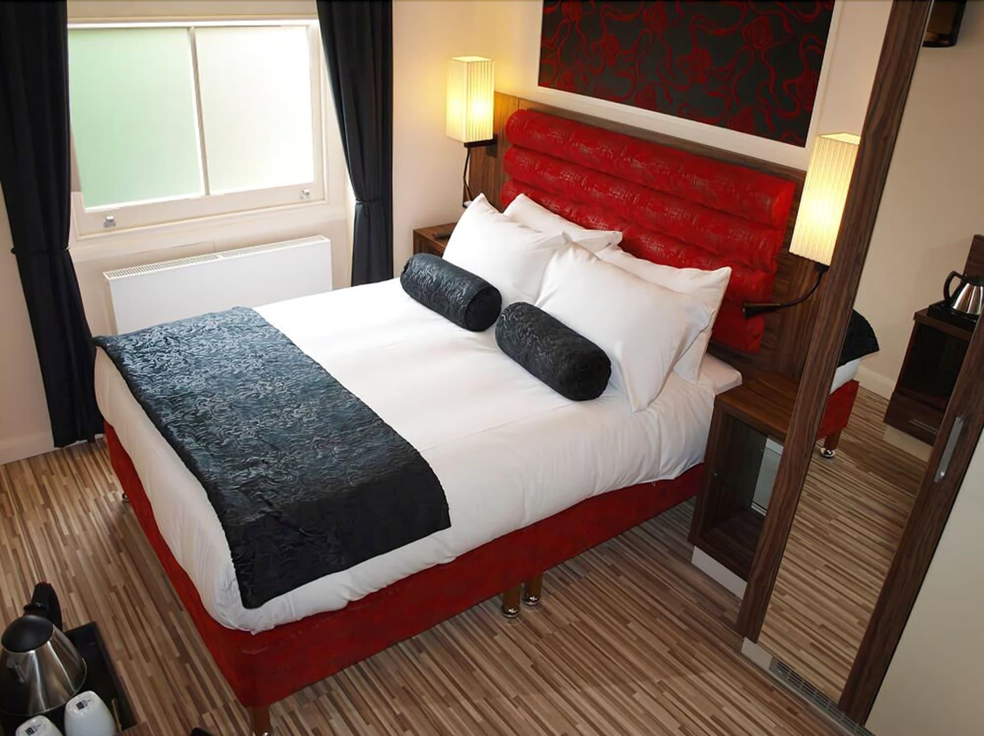 Simply & Hotell 4*