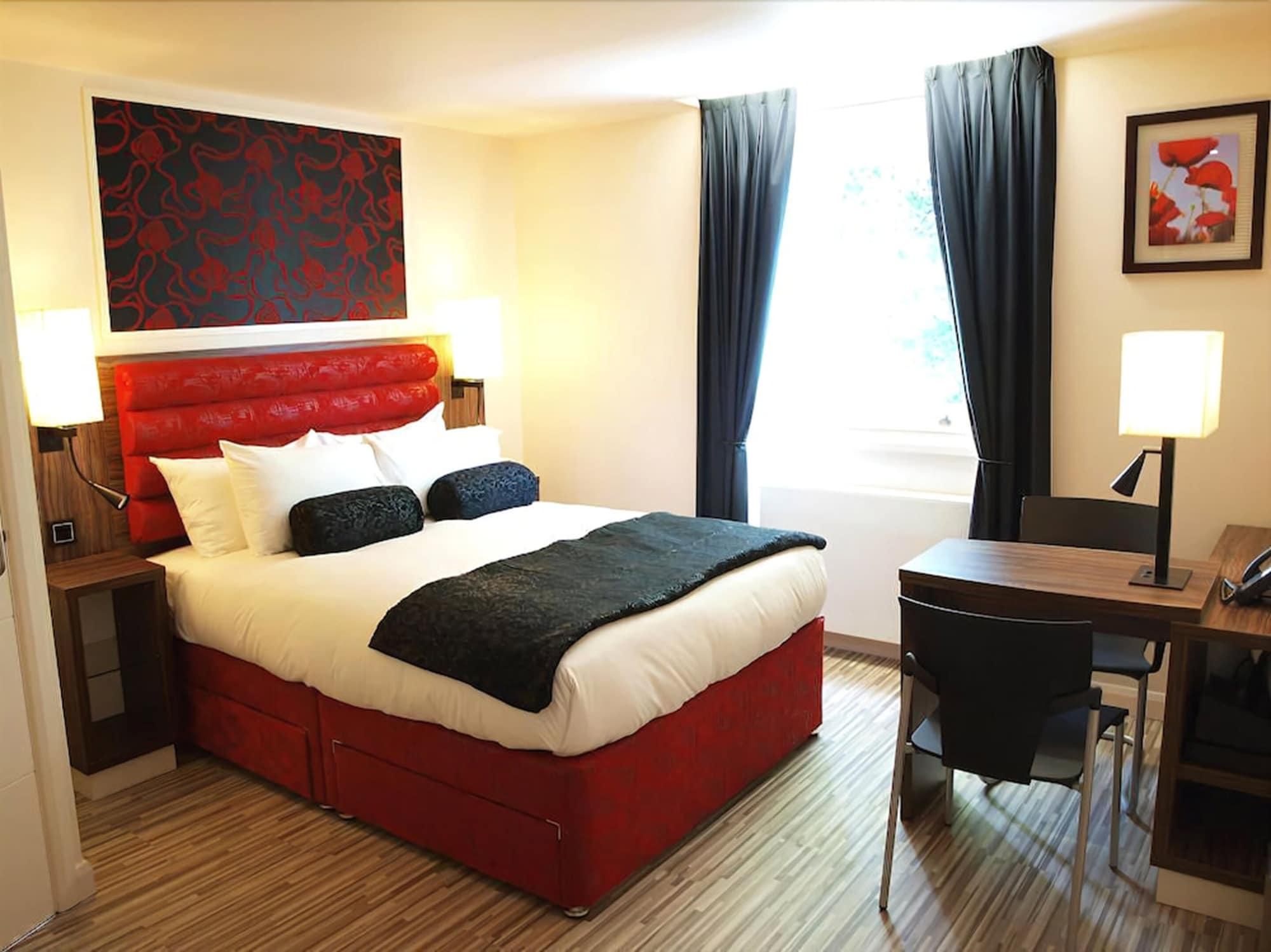 Simply & Hotell