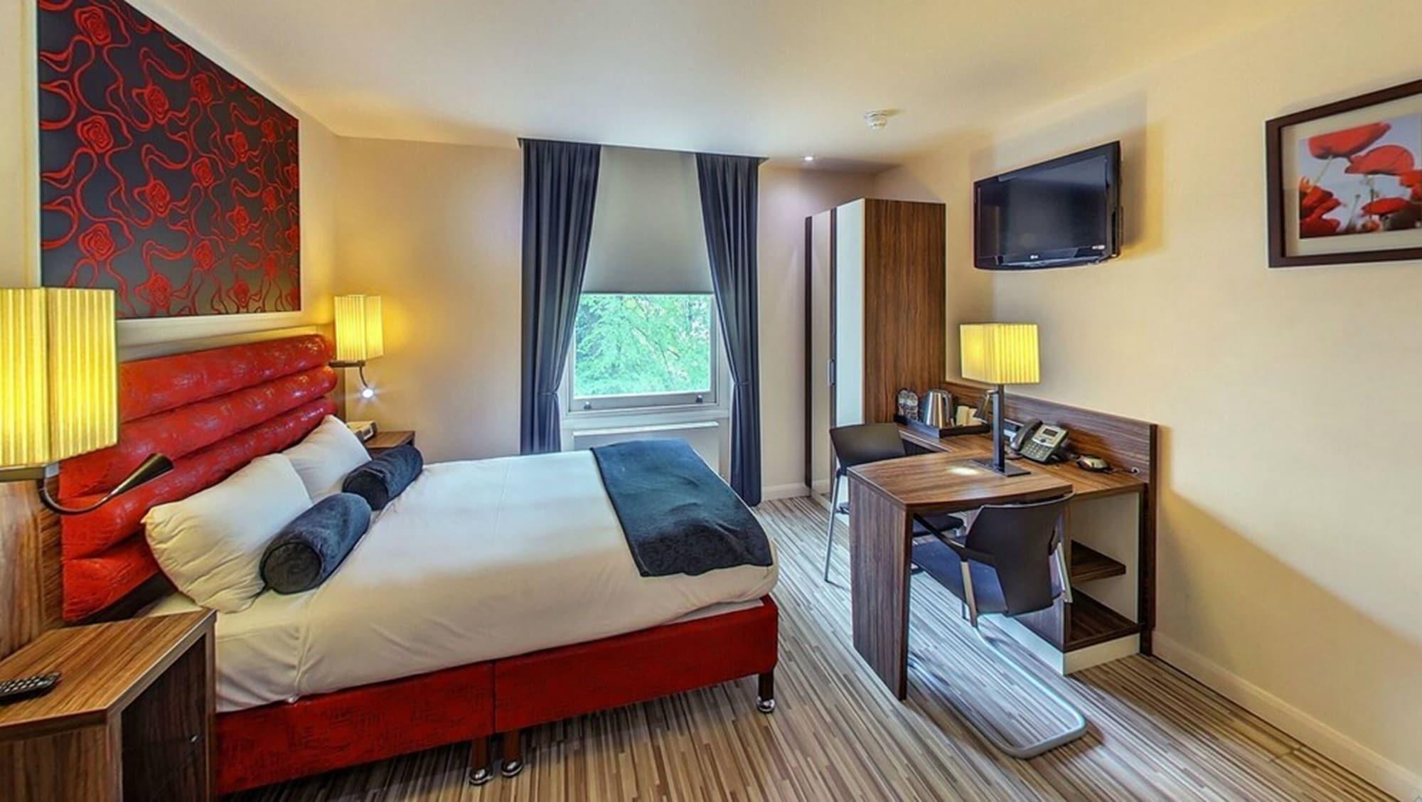 Simply & Hotell 4*