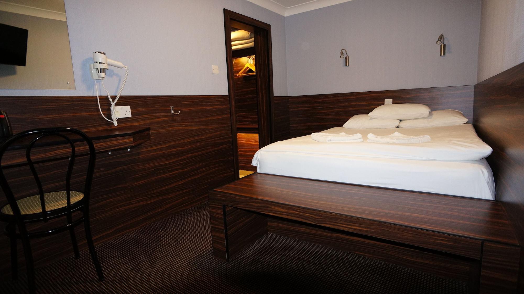Crestfield Hotell