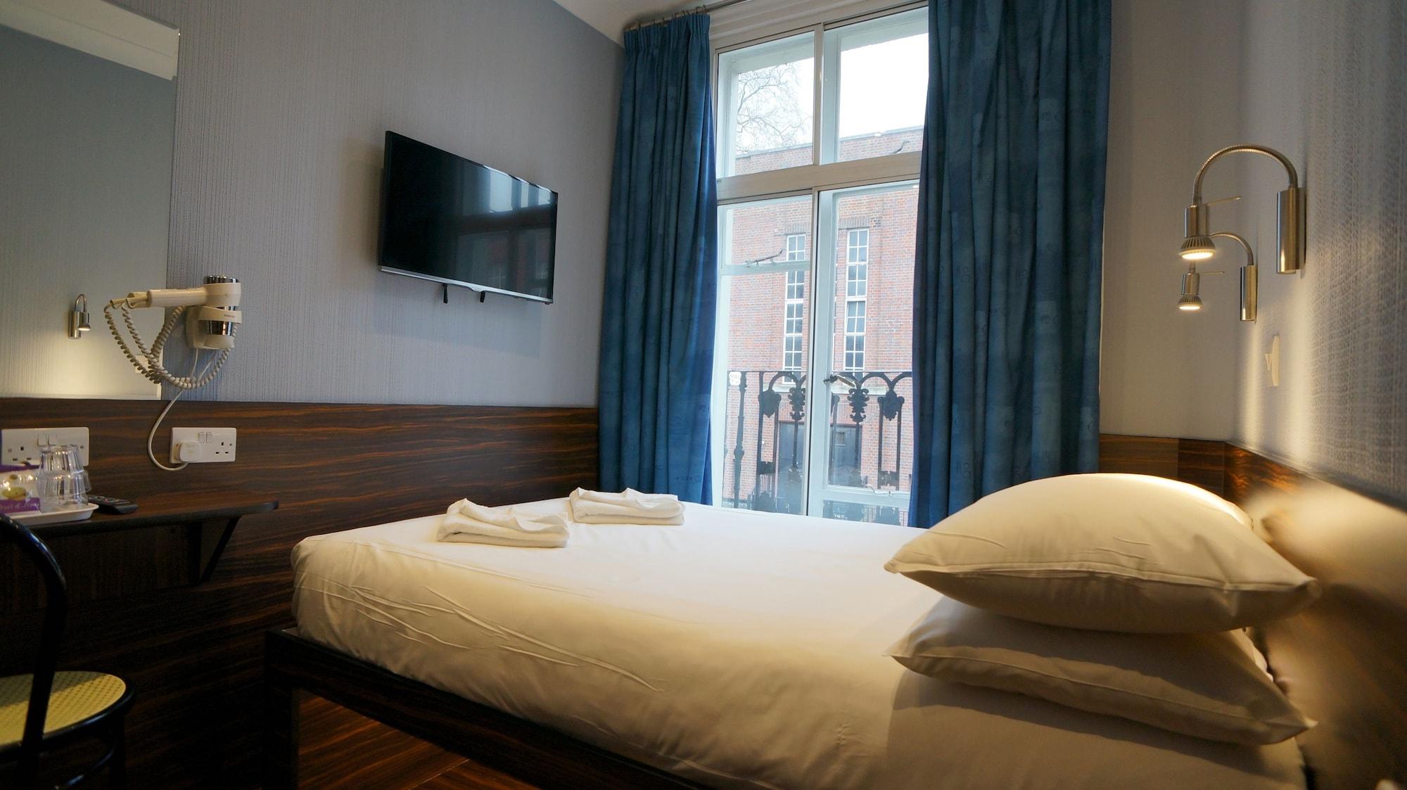 Crestfield Hotell