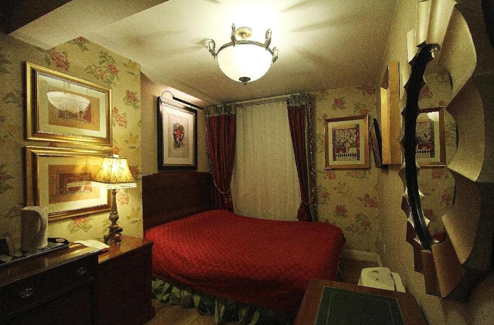 Opulence Boutique Hotel