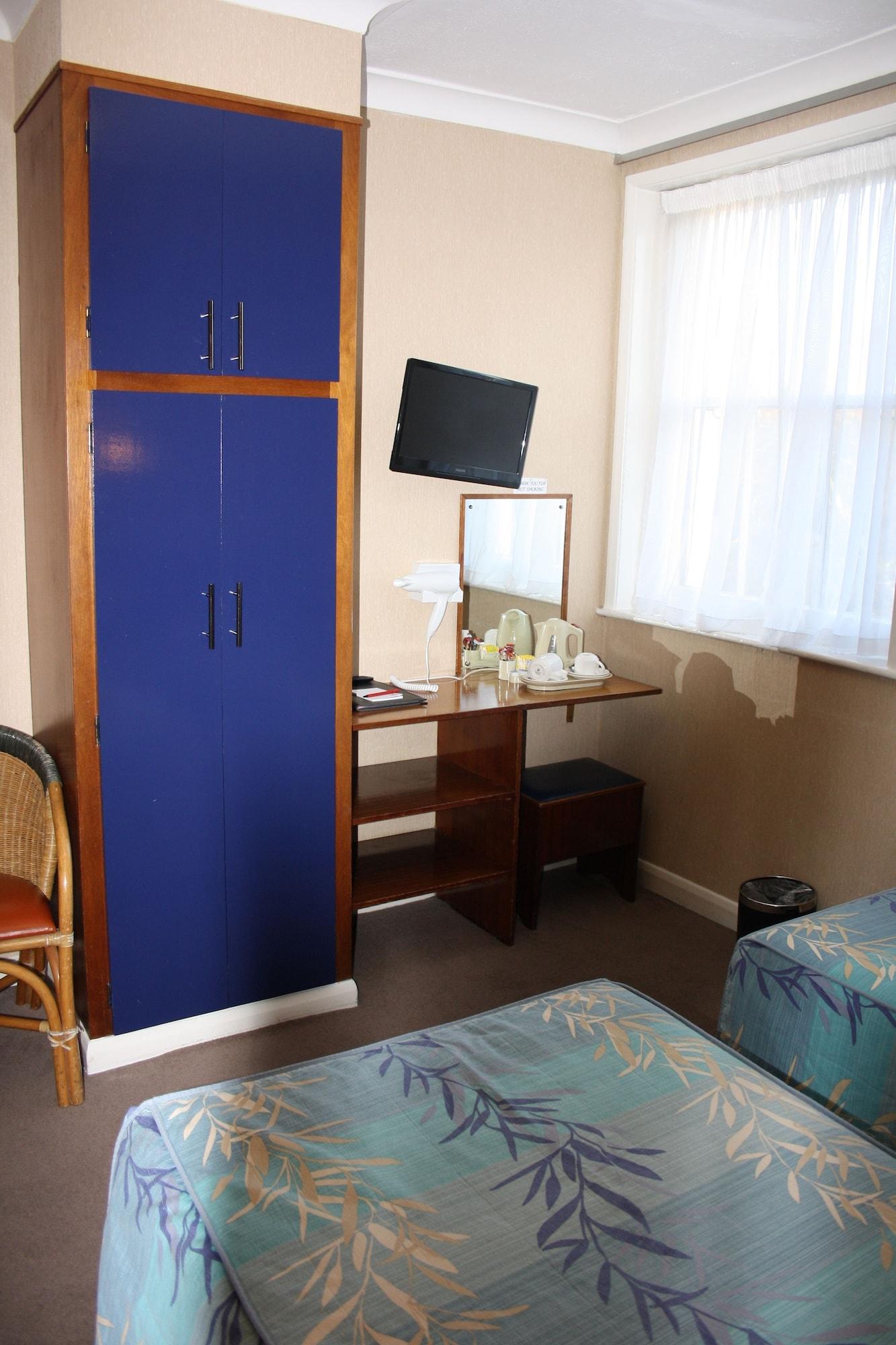 Mitre House 3*