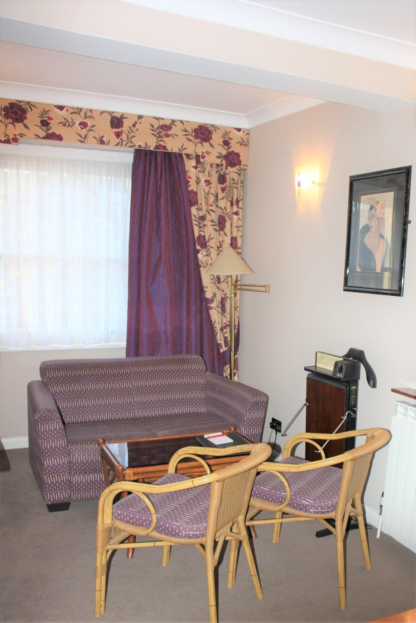 Mitre House 3* London