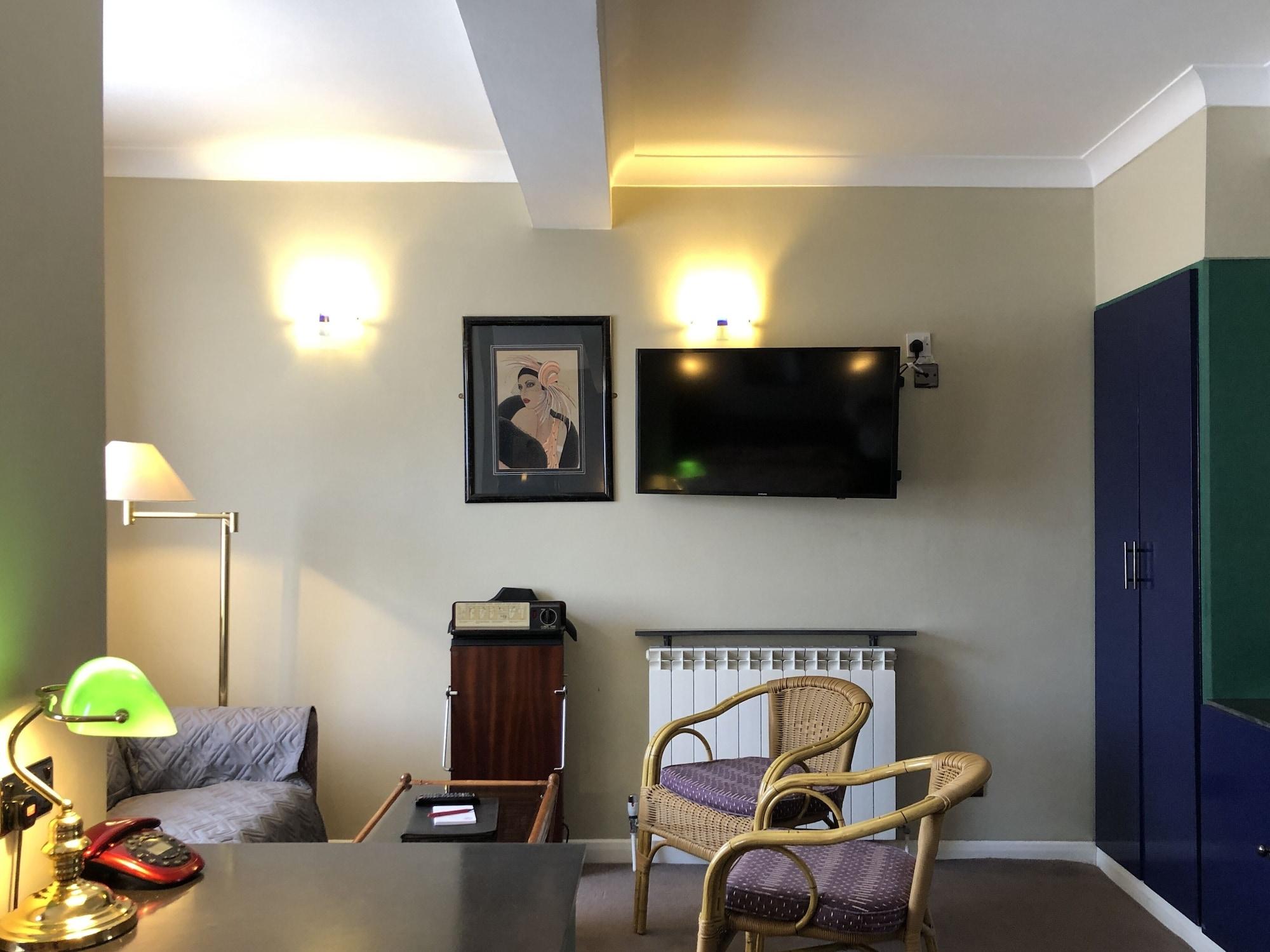 Mitre House 3* London