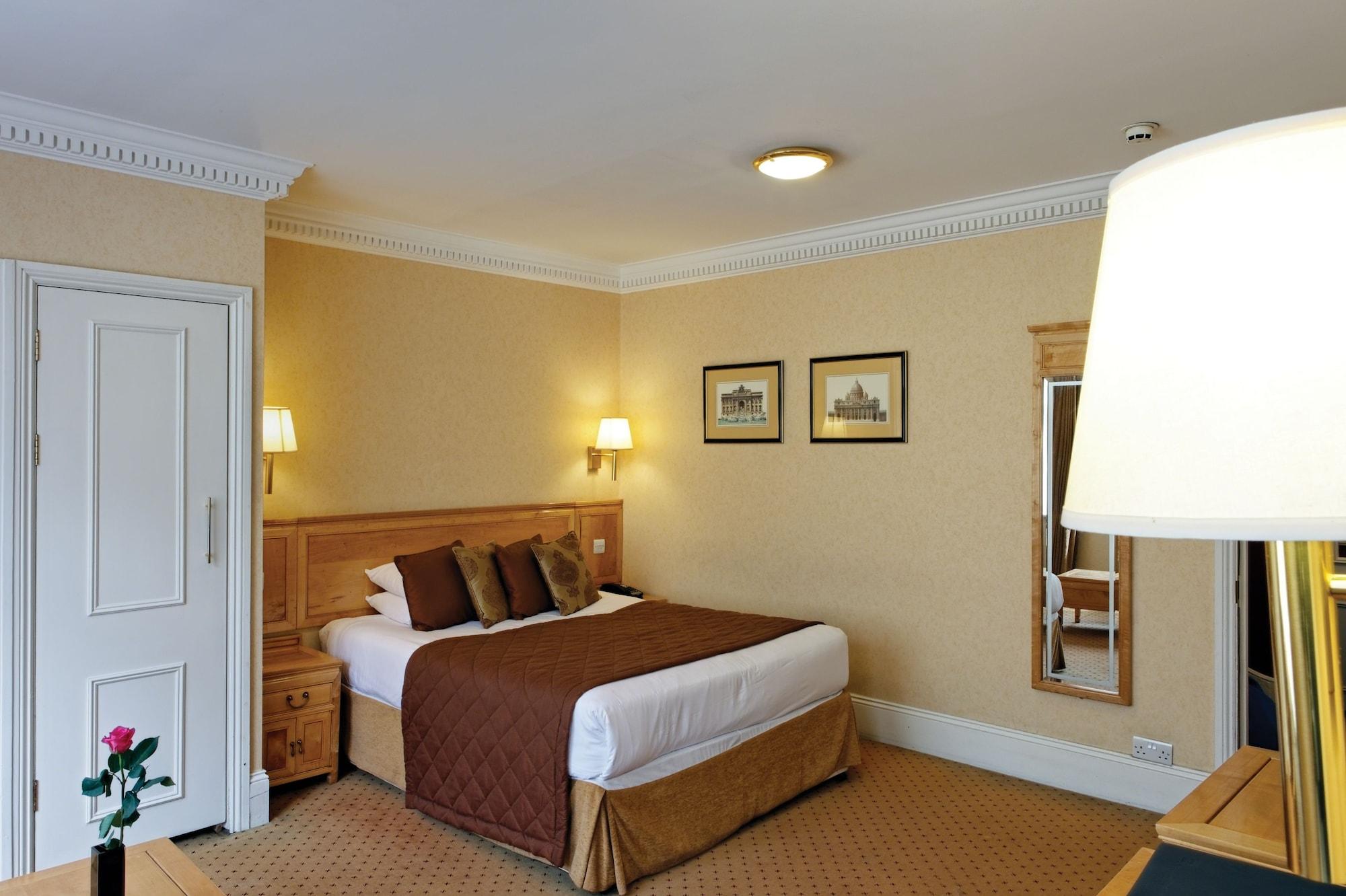 Grange Buckingham Hotel 4*