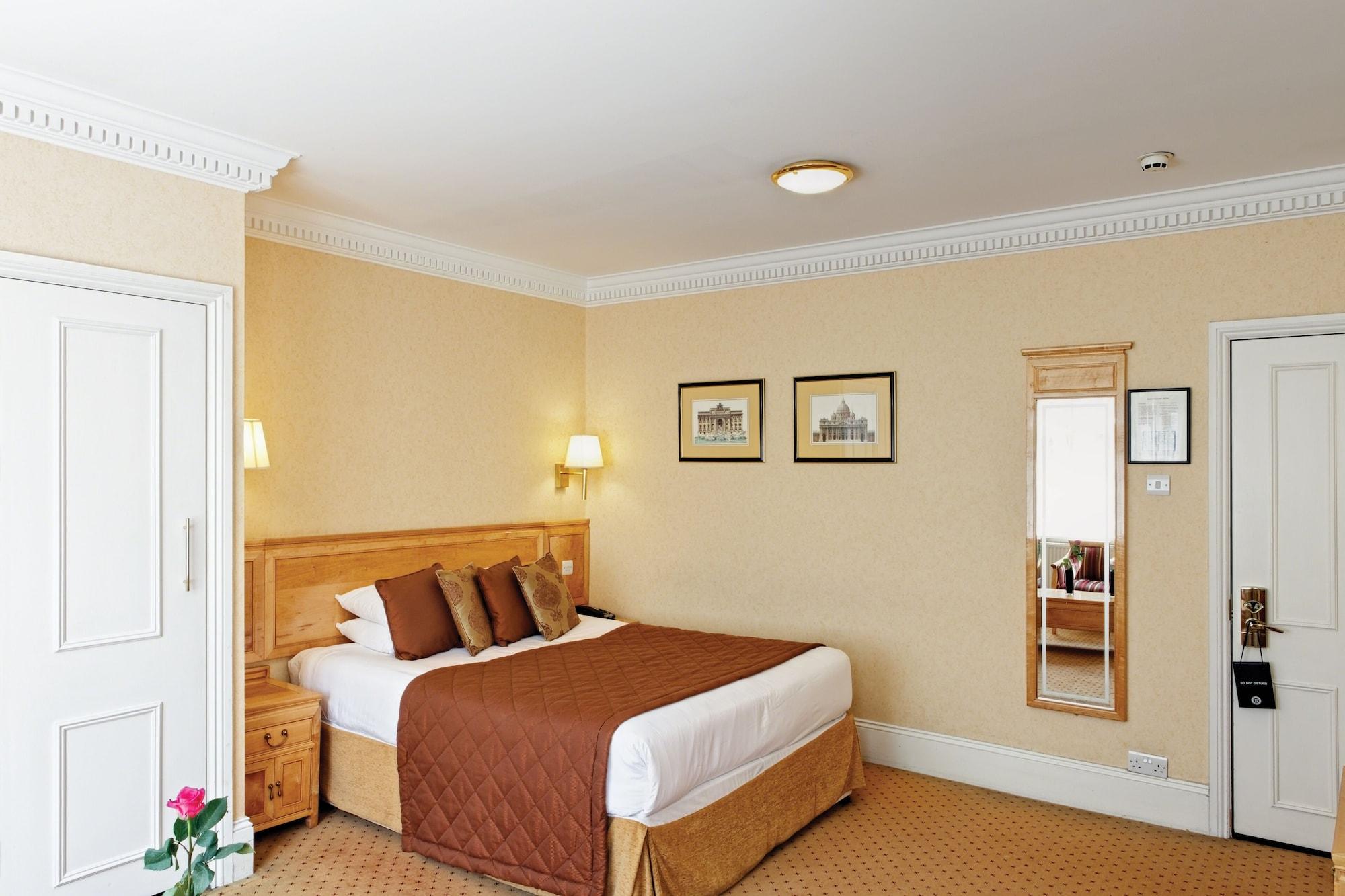 Grange Buckingham Hotel 4*