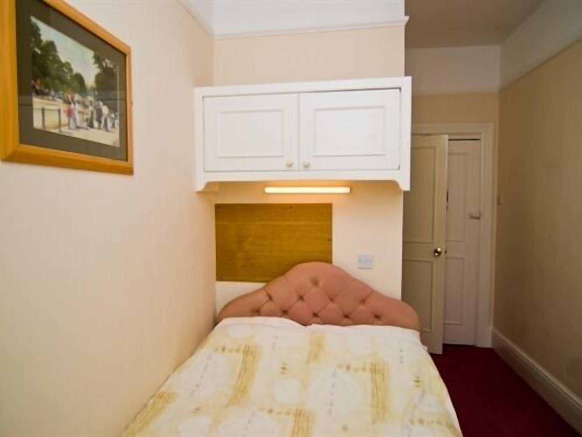 Maranton House Kensington Hotel London