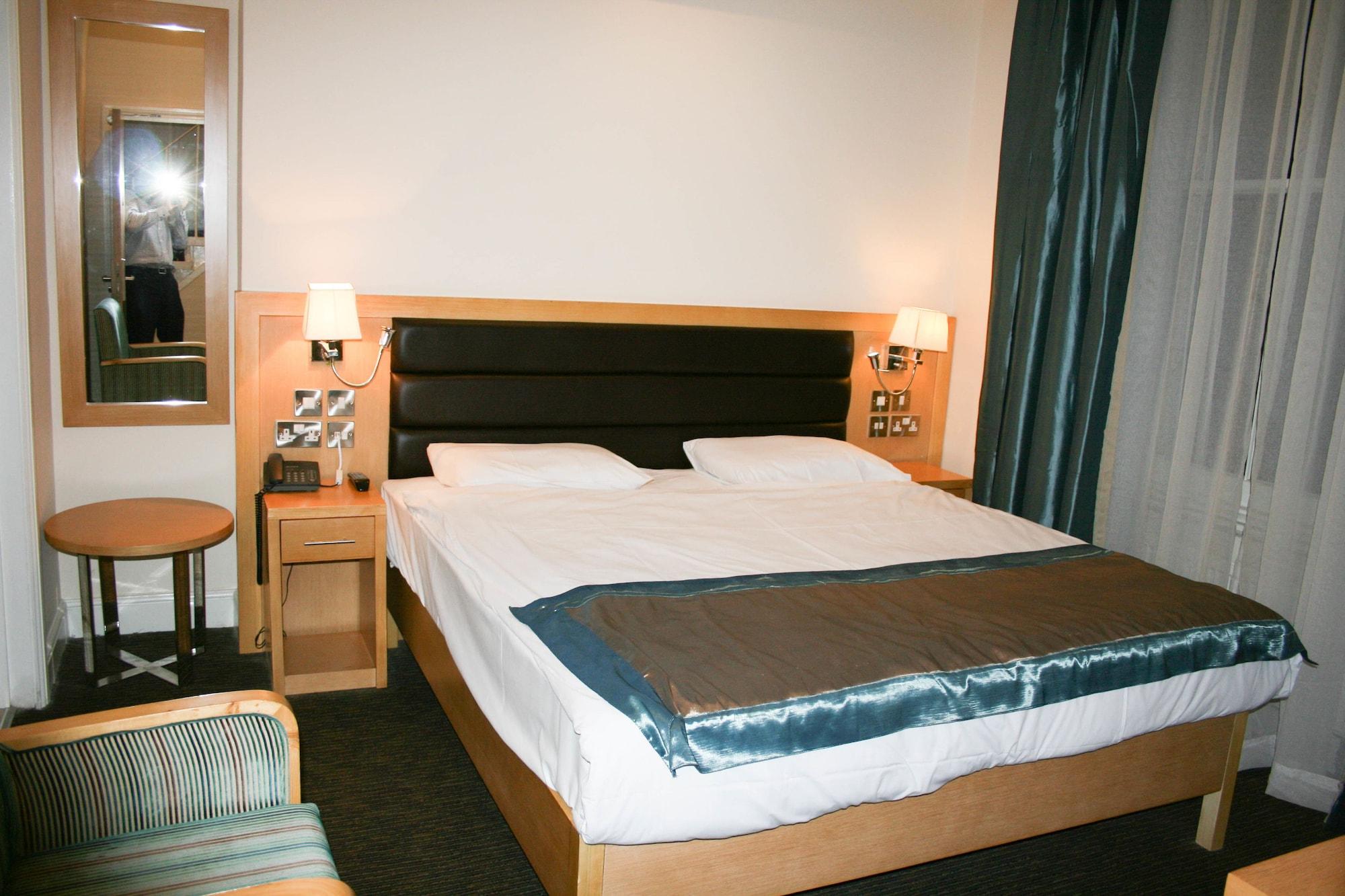 Cromwell Hotell 3*