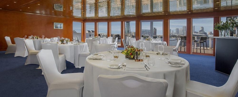Sunborn Yacht Hotell 4*