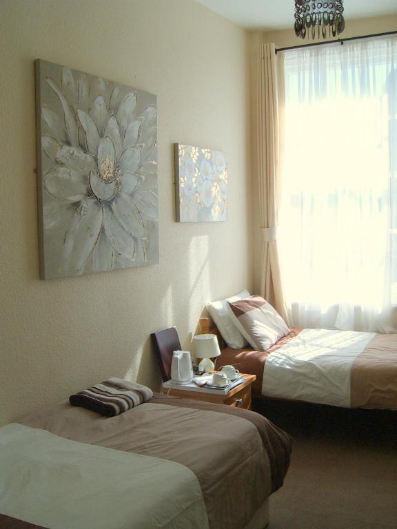 Inn Cart And Horses 3*