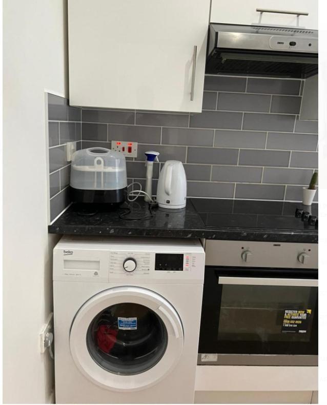 Lejlighed Wembley Apartment - 33 Oakington Manor Dr Ha9 6Lu