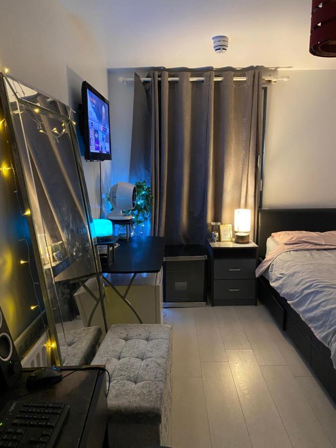 Private - Shared Near The City Alloggio in famiglia *