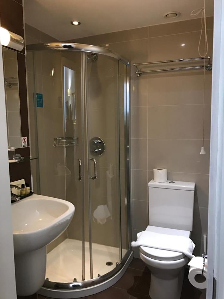 Grand Concerto Hotel London