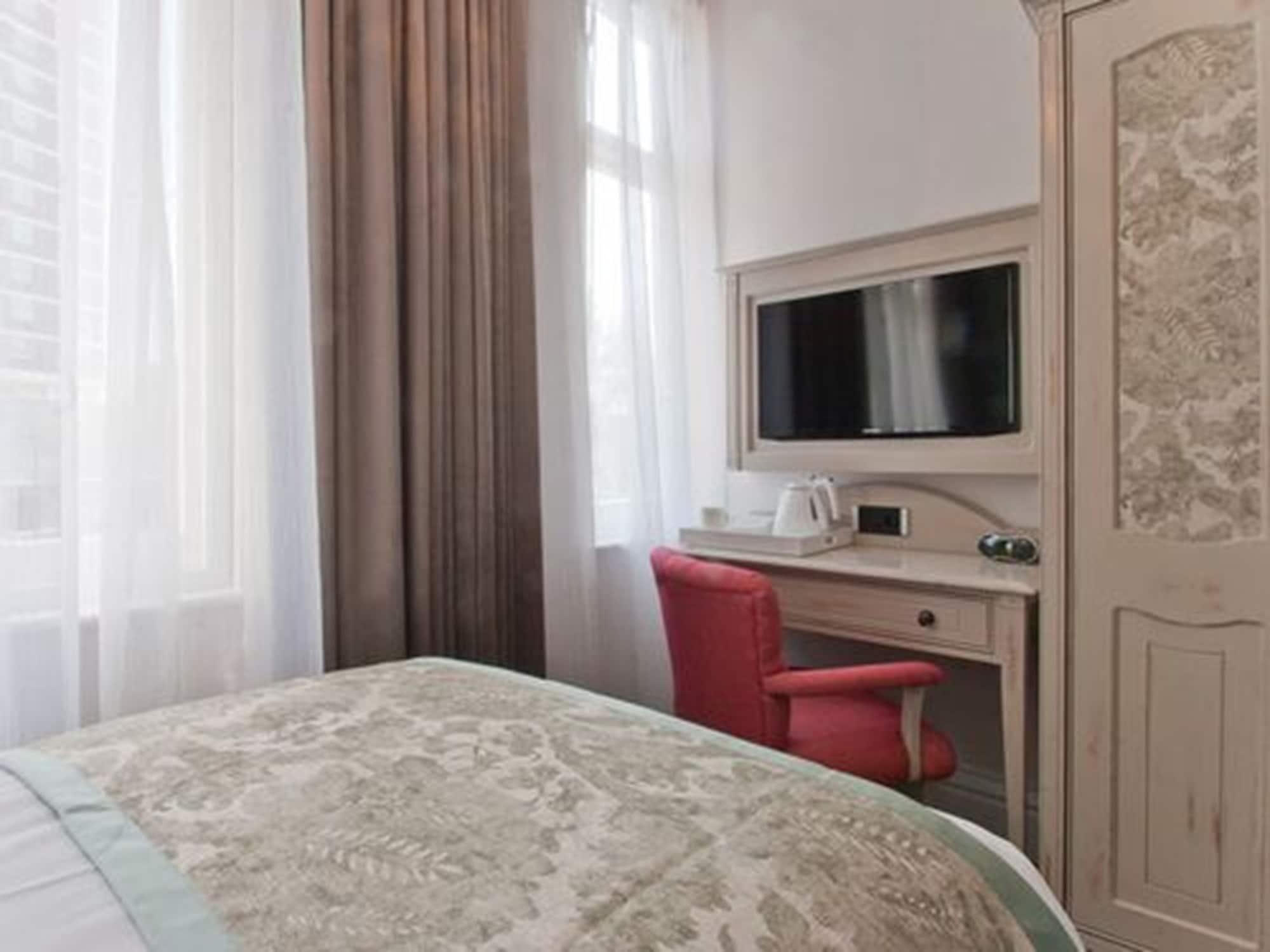 W12 Hotel