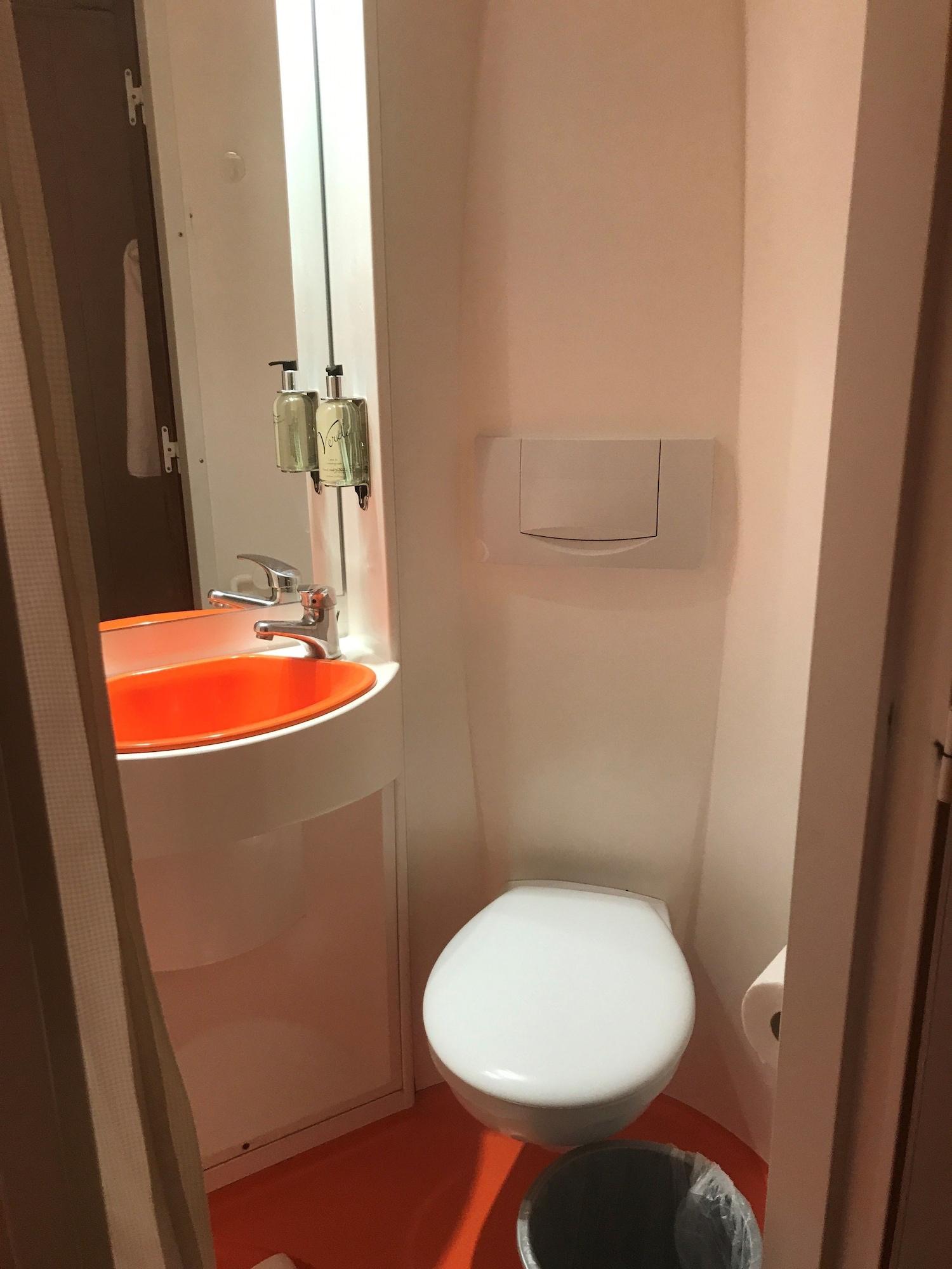 Hotel Easyhotel South Kensington 2*
