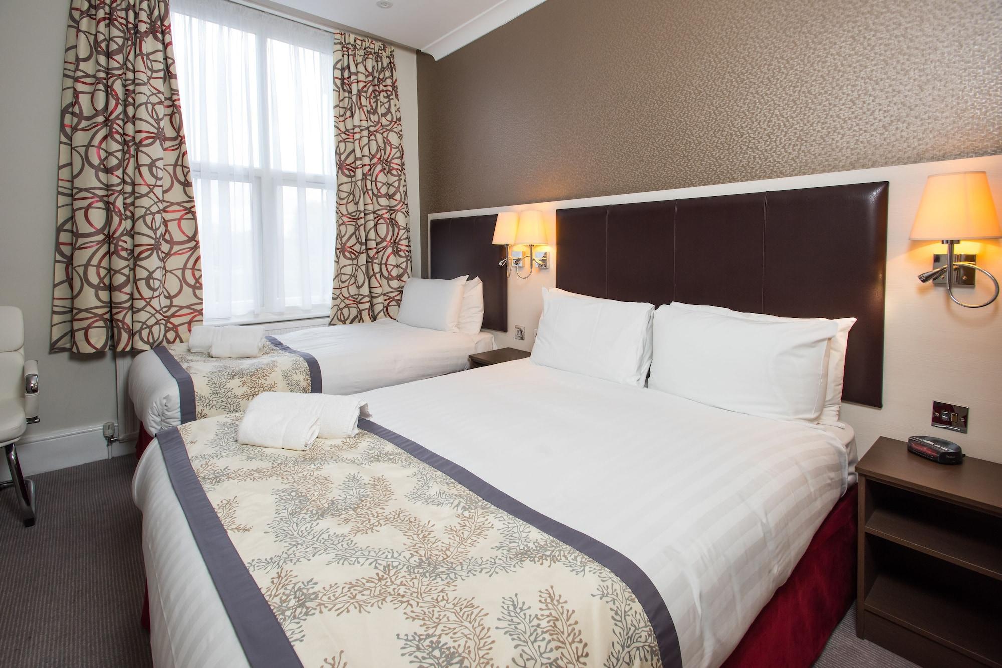 Western Chiswick Palace & 3*