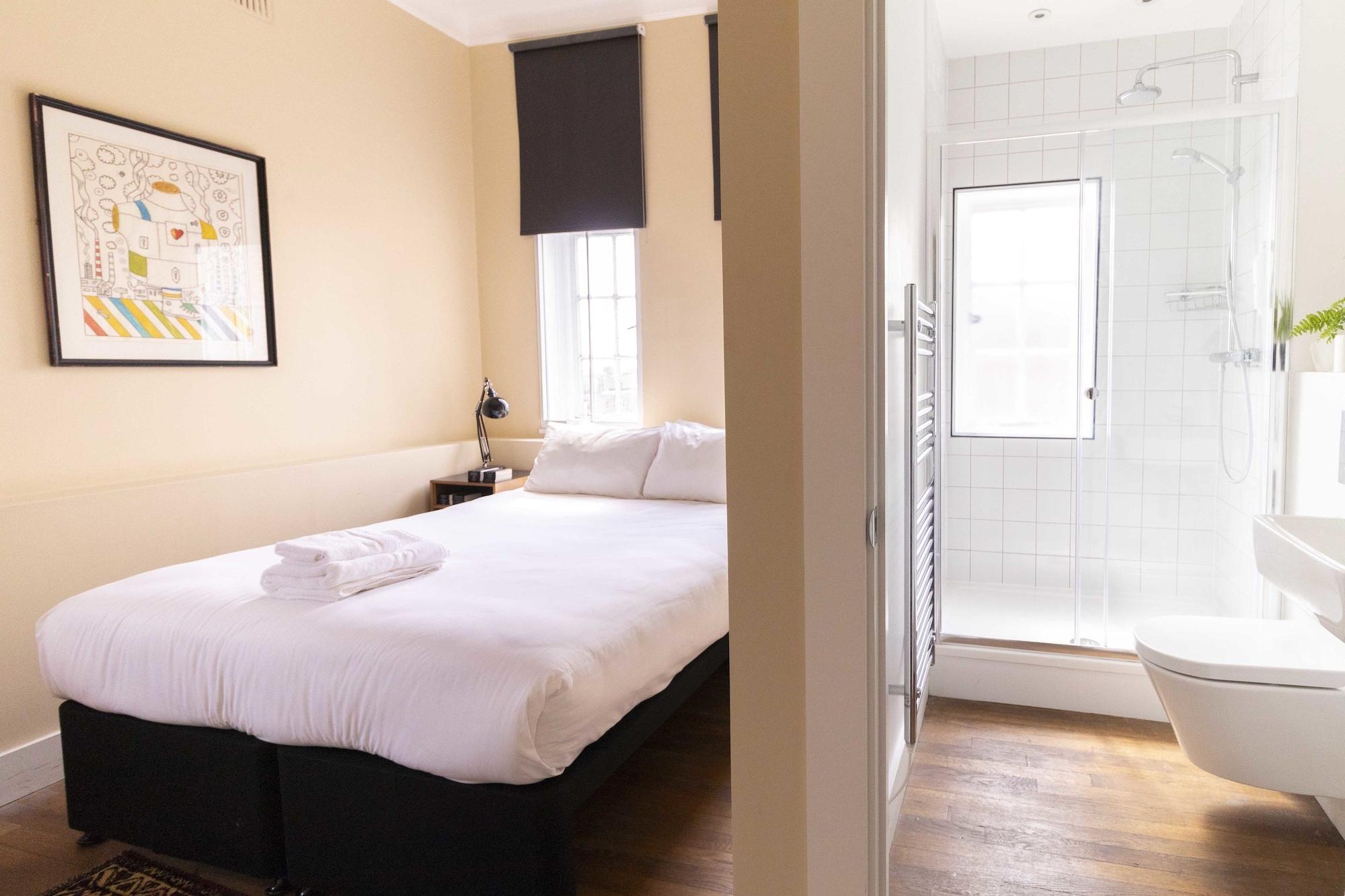 Green Rooms Hotel