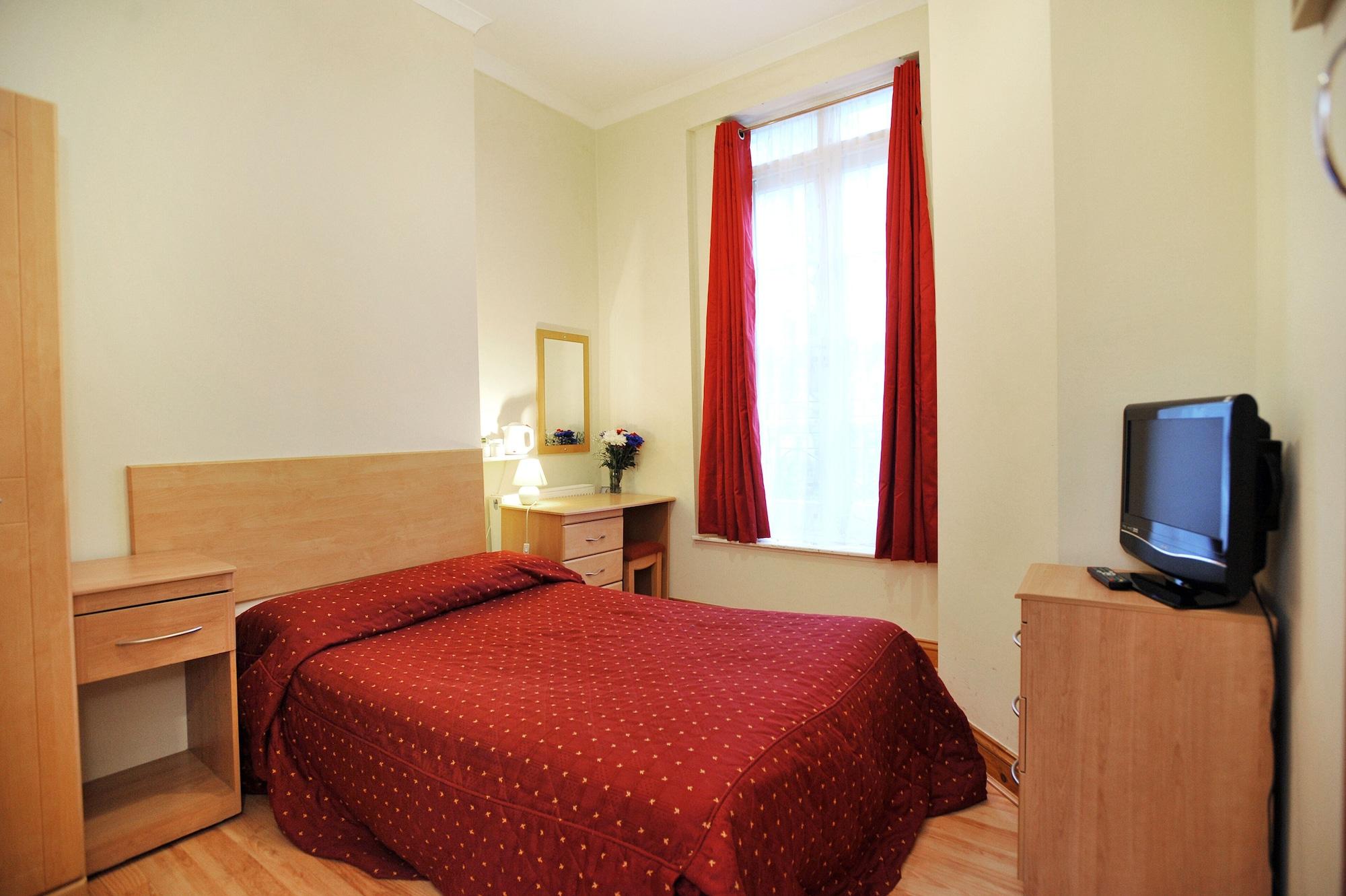 Elmwood Hotell 2*