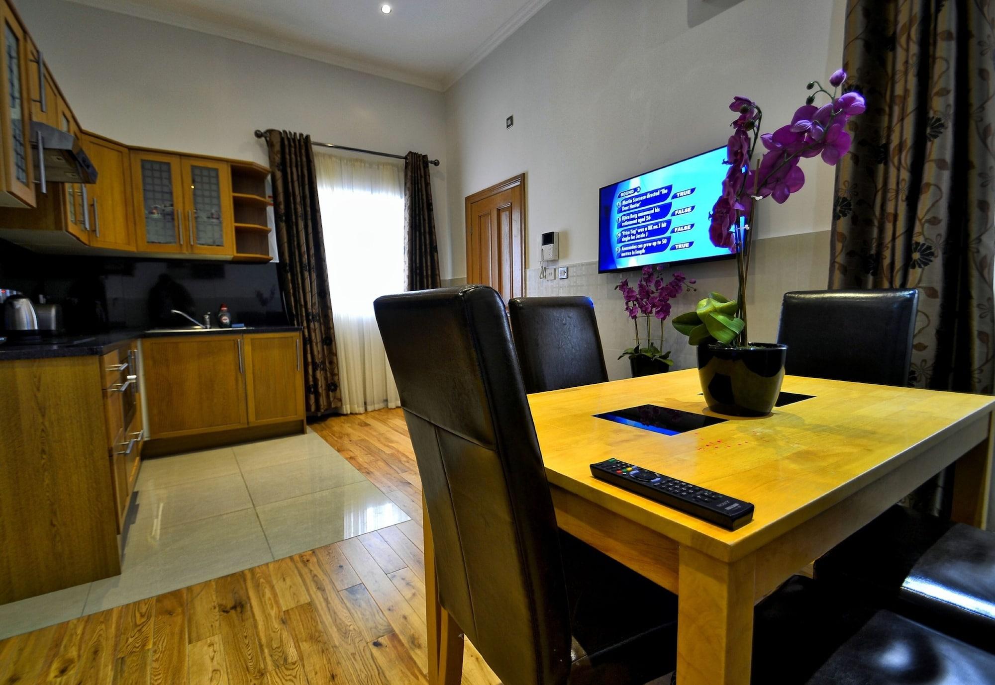 Apartment Hyde Park London