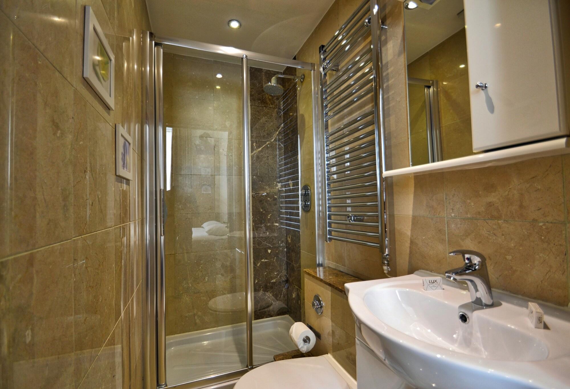 Hyde Park Apartment