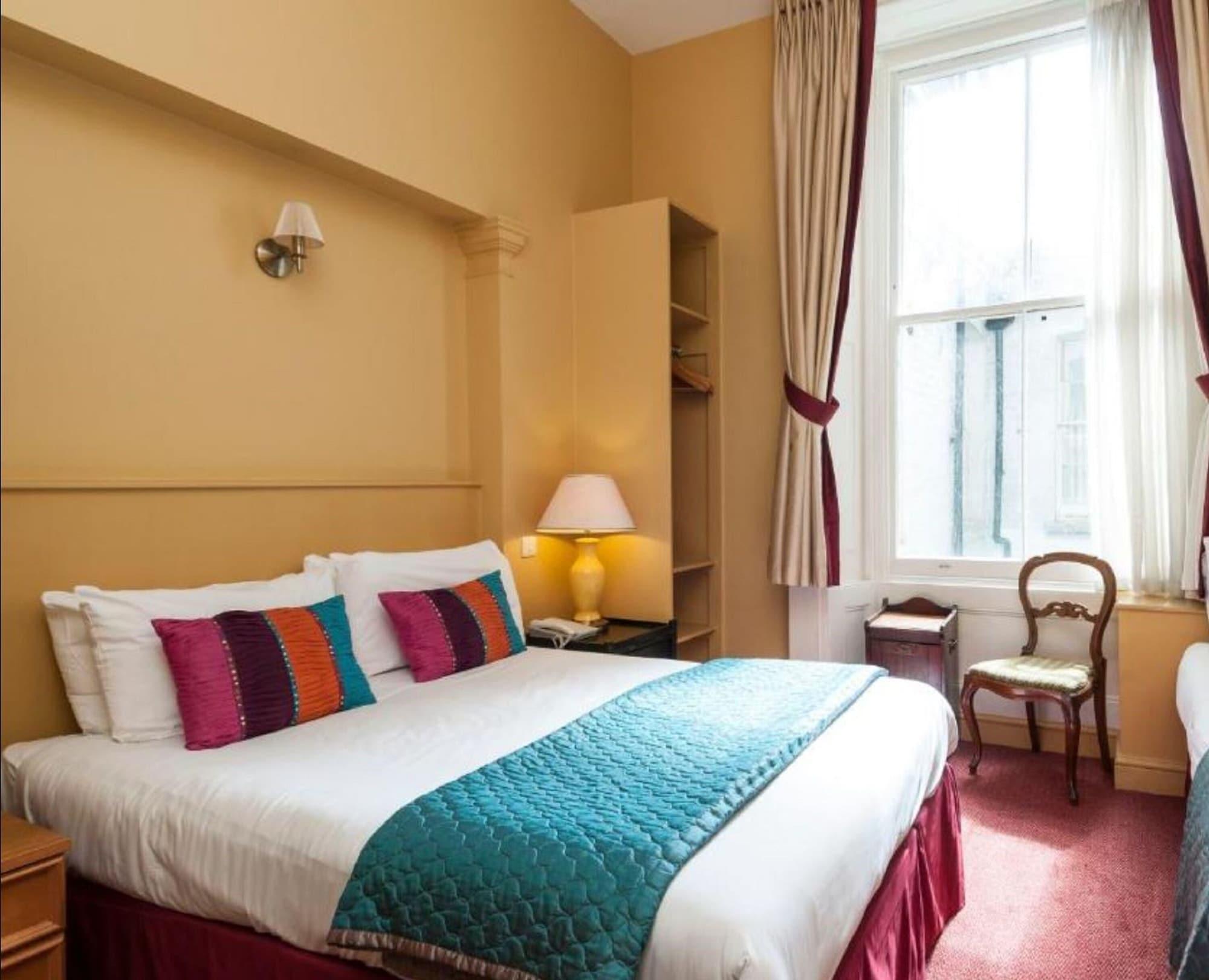 Rose Park Hotell 3*