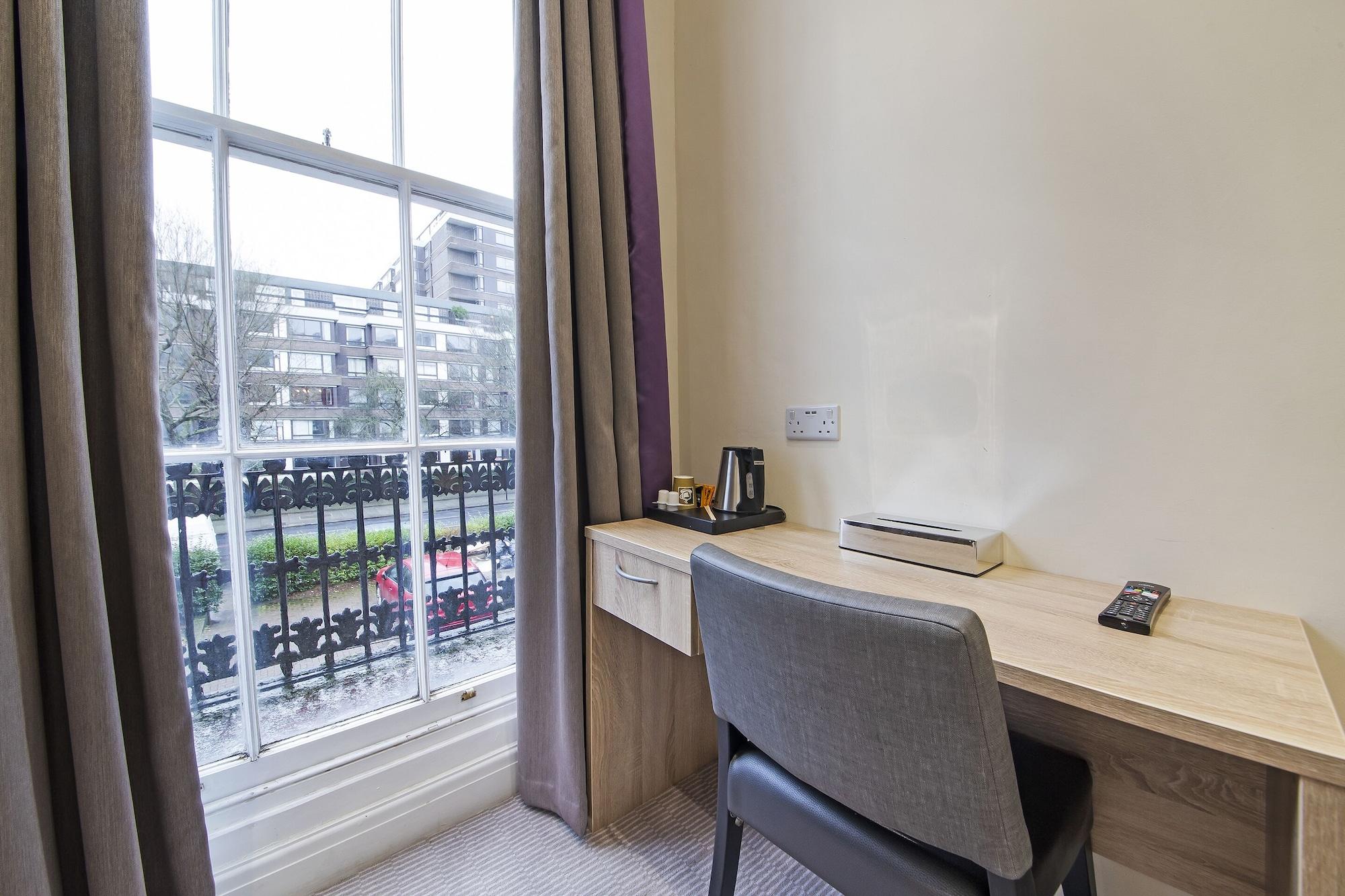 Oyo 24 Sussex, Paddington Hotel