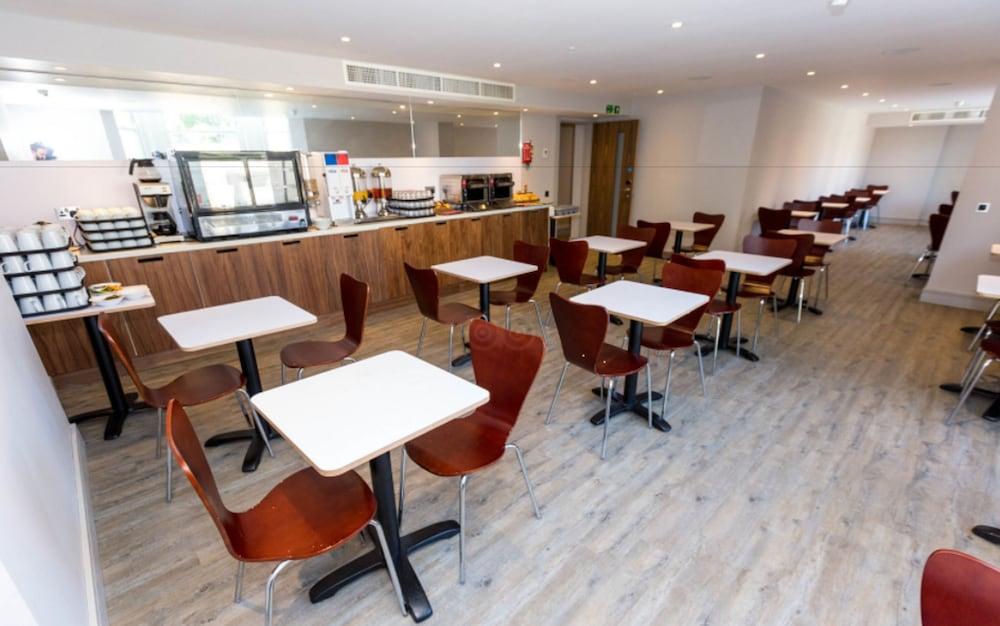 Mowbray Court 3* London