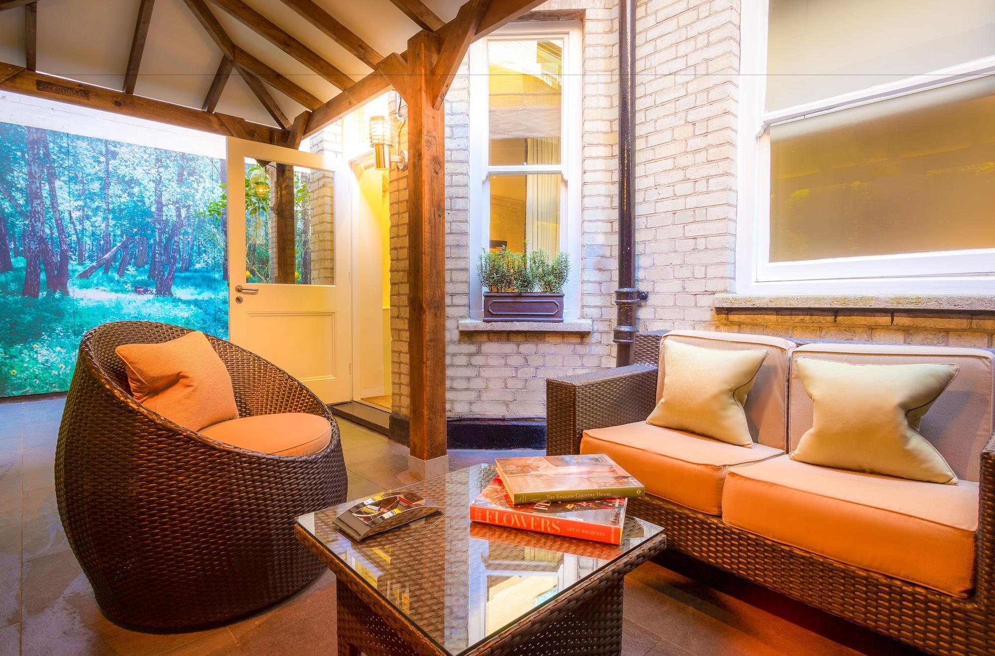 Manchester Street Hotel 4*