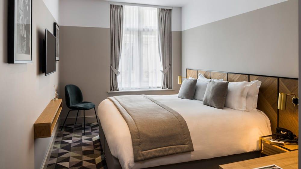 Victory House Leicester Square 4*