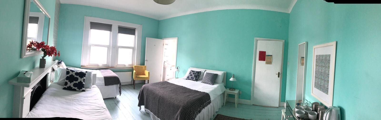 Guest house Caspian London