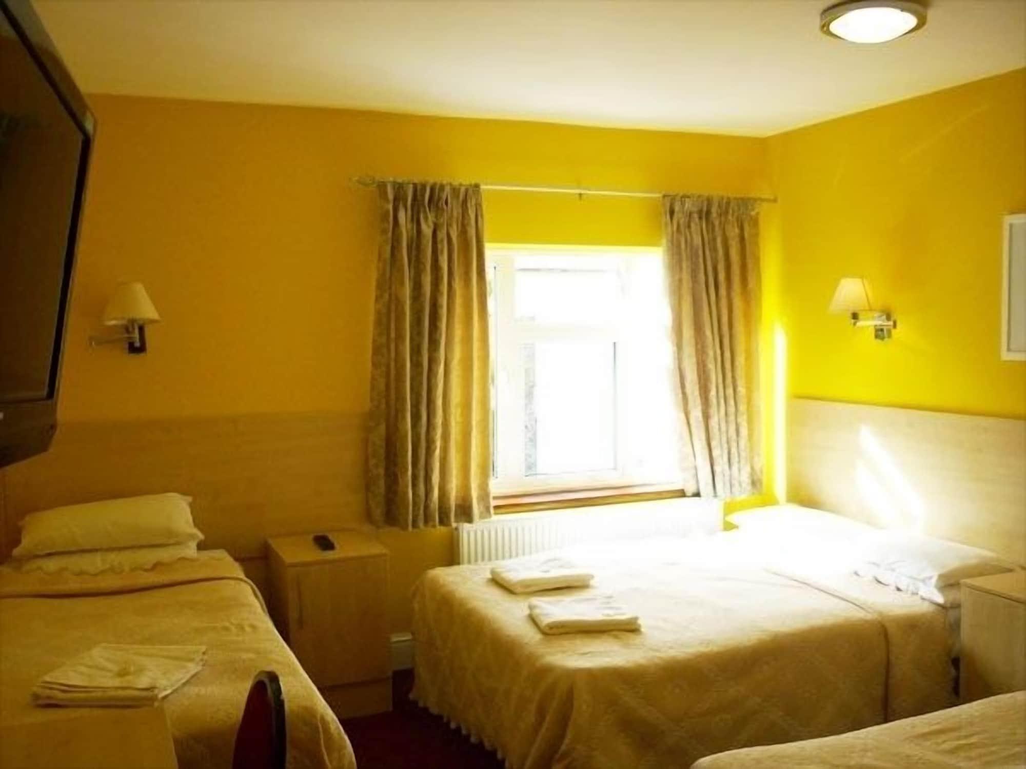 Acton Town Hotel