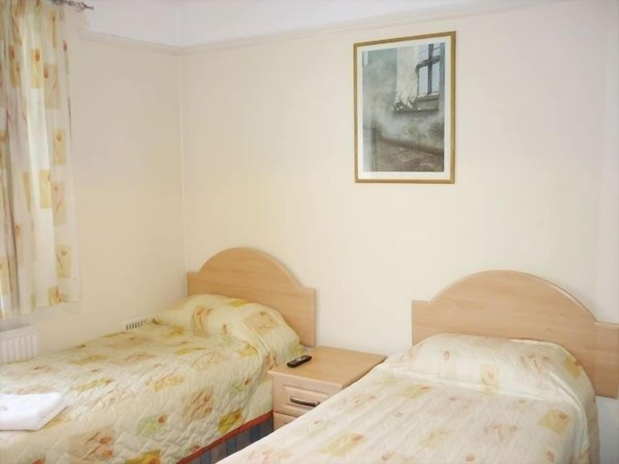 Hotel Acton Town London