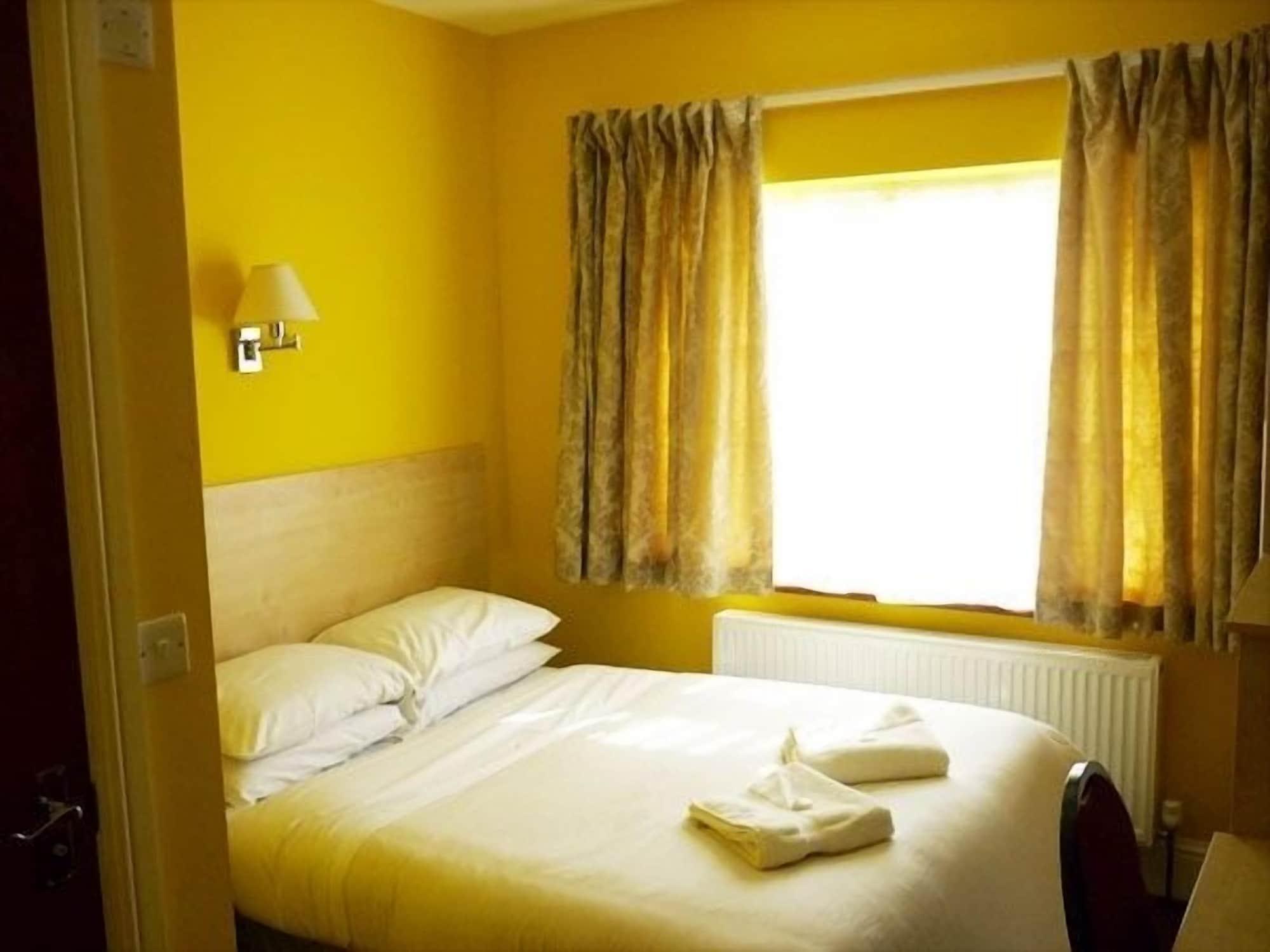 Acton Town Hotel London
