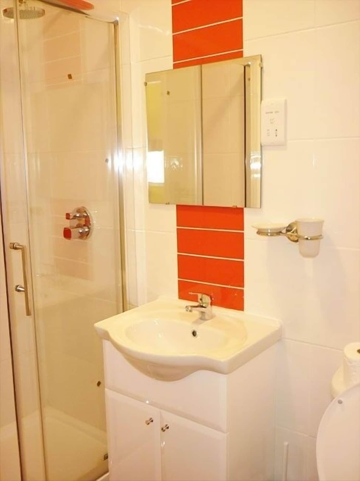 Acton Town Hotel London