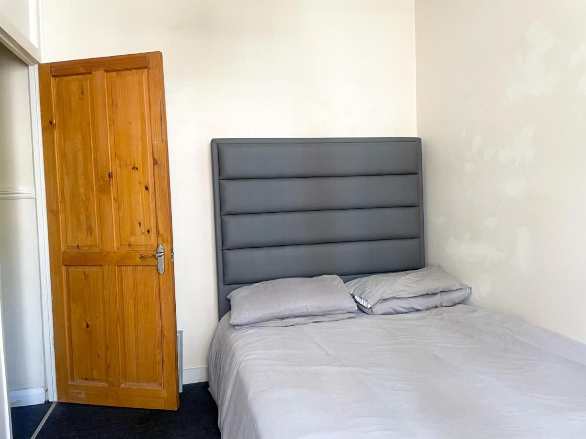 Flat 76 Felbridge House Apartment