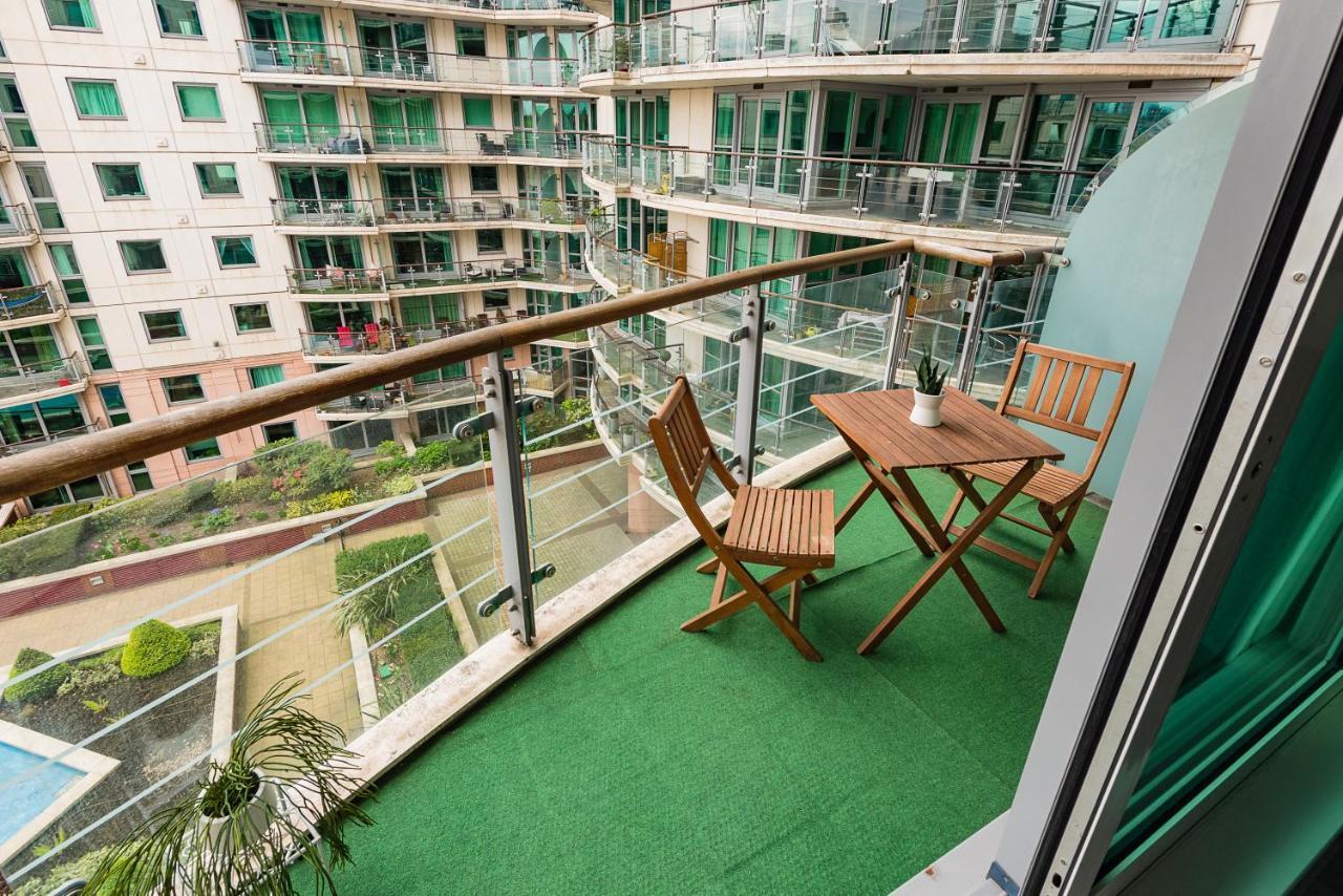 Riverside 2-bedroom Apartment *