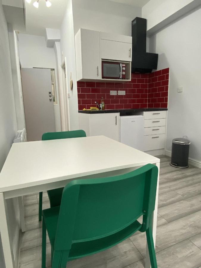 Comfortable - Cosy - Budget In Center Gasthof 2*