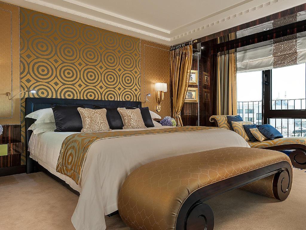 Four Seasons At Park Lane 5* London