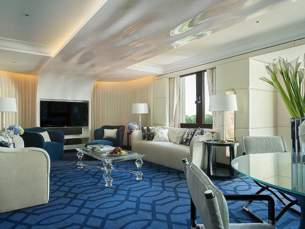 Four Seasons At Park Lane