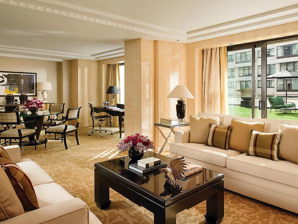 Four Seasons At Park Lane 5*