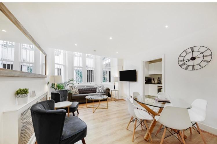 Central Kensington Apartment Leilighet London